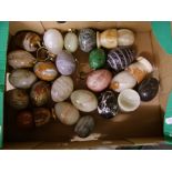 A collection of onyx/agate items, eggs, etc (1 tray).