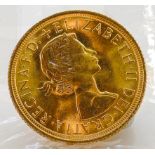 22ct gold Full Sovereign dated 1962: In excellent condition.