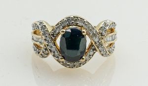 Ladies 9ct gold dress ring set with sapphire & diamond: 4.7g, size P.