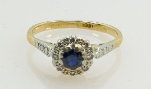 Ladies 18ct gold dress ring: Set with diamond & sapphire stones, 2.6g, size M/N.