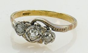 Ladies 18ct gold dress ring: Set with diamonds, 2.4g, size O/P.