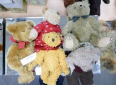 A Collection of Quality Teddy Bears including: La Senza, Russ & Things Emmajigs etc (5)
