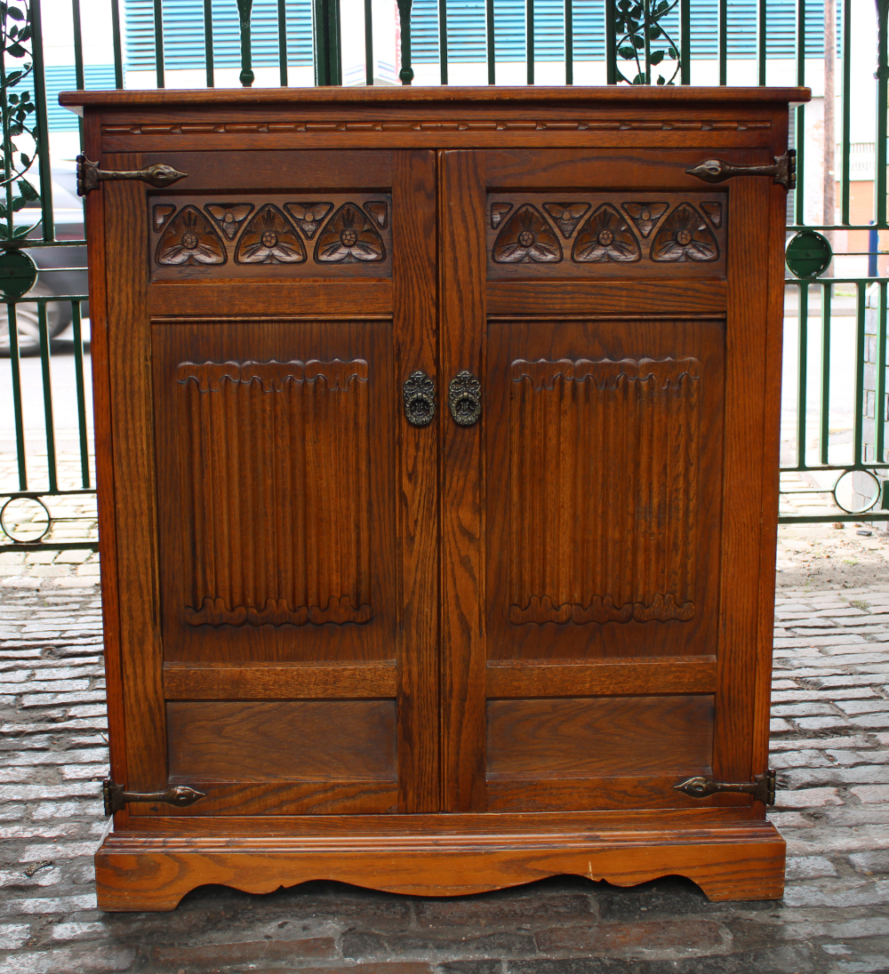 Old Charm oak deep side cabinet: with 'pigeon hole' style interior, 88cm W.