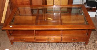 Late 20th Century large glass topped coffee table: with drawers to both long sides, 138cm L x 75cm