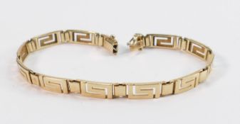 14ct 585 gold Greek key design bracelet: Weight 13.7g, some minor denting noted. Stamped .585 for