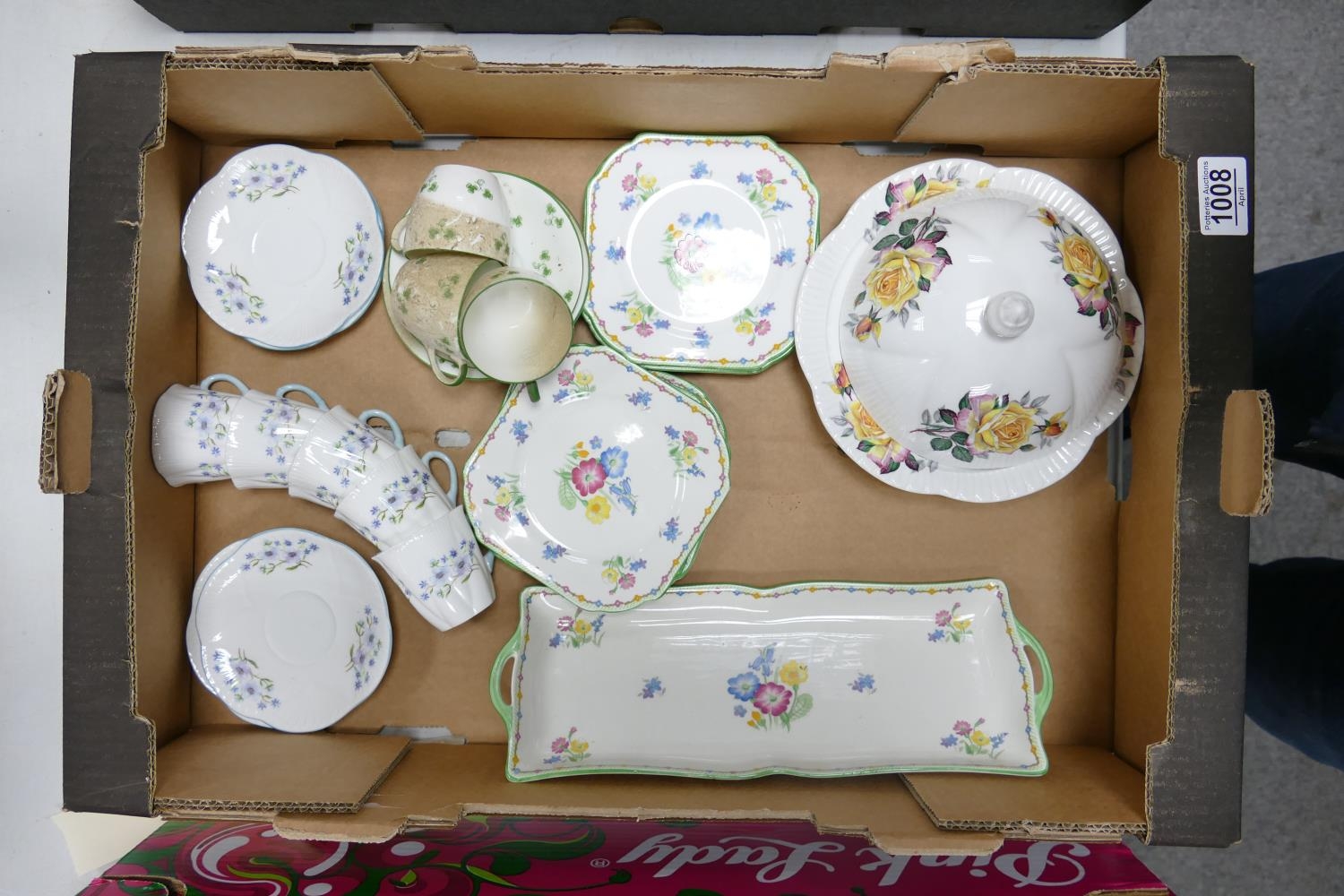 A collection of Shelley Floral Decorated Tea & Dinner Ware including patterns 12631, Blue Rock,