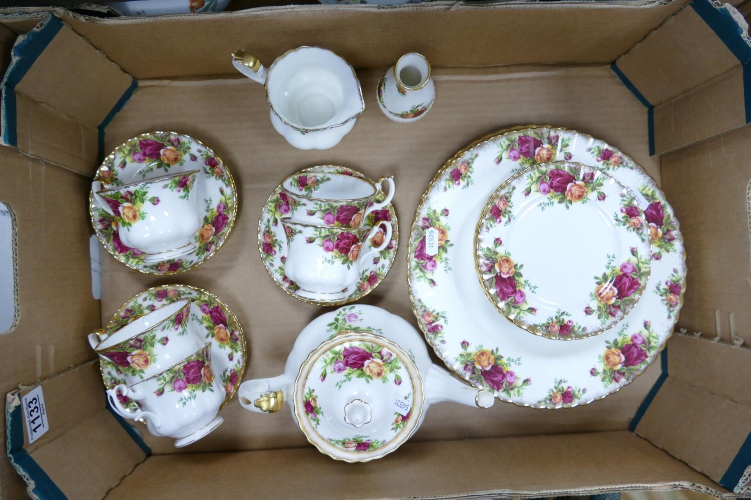 Royal Albert Old Country Rose items to include: dinner plates, teapot, cups & saucers etc (26