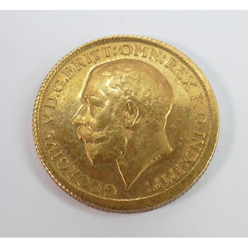 Full Sovereign George V 1918 gold coin: Flattening to bottom where mis-struck.