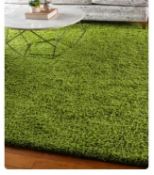 A brand new 'Unique Loom' branded rug: Solo Solid Shag, grass green, 250cm x 250cm.