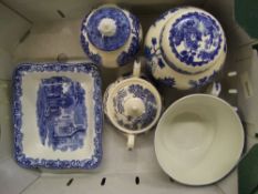 A mixed collection of blue and white items to include: ginger jar, lidded sugar bowl etc (1 tray).
