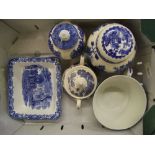 A mixed collection of blue and white items to include: ginger jar, lidded sugar bowl etc (1 tray).