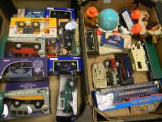 A mixed collection of items to include: Land Rover, Corgi, JCB & Days Gone By Boxed Model Vehicles(2