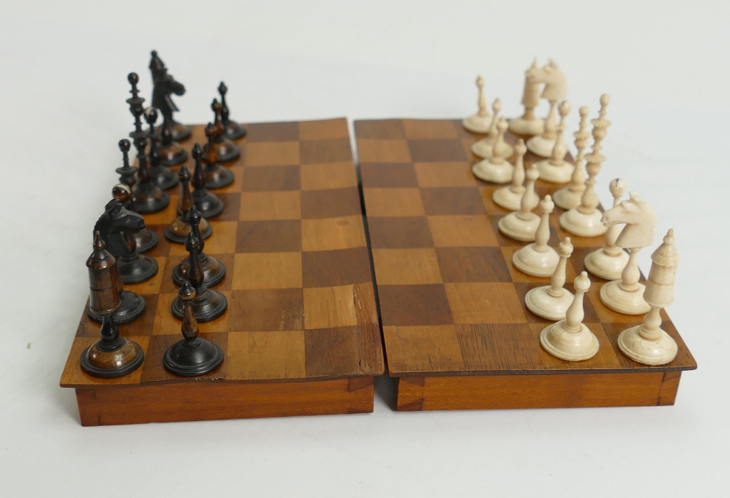 19th Century Turned & Coloured Bone Travel Chess Set: height of king 4.2cm