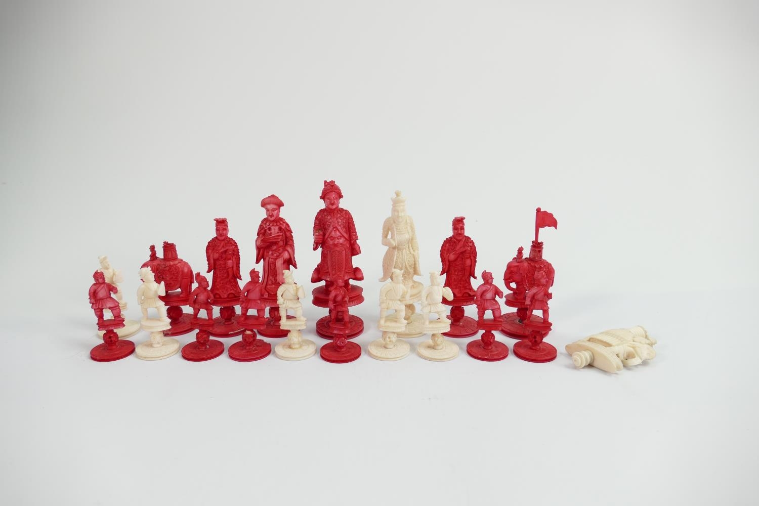 A collection of early Bone Chess Pieces: tallest 9.5cm , flags missing from Rooks & spears missing - Image 4 of 4