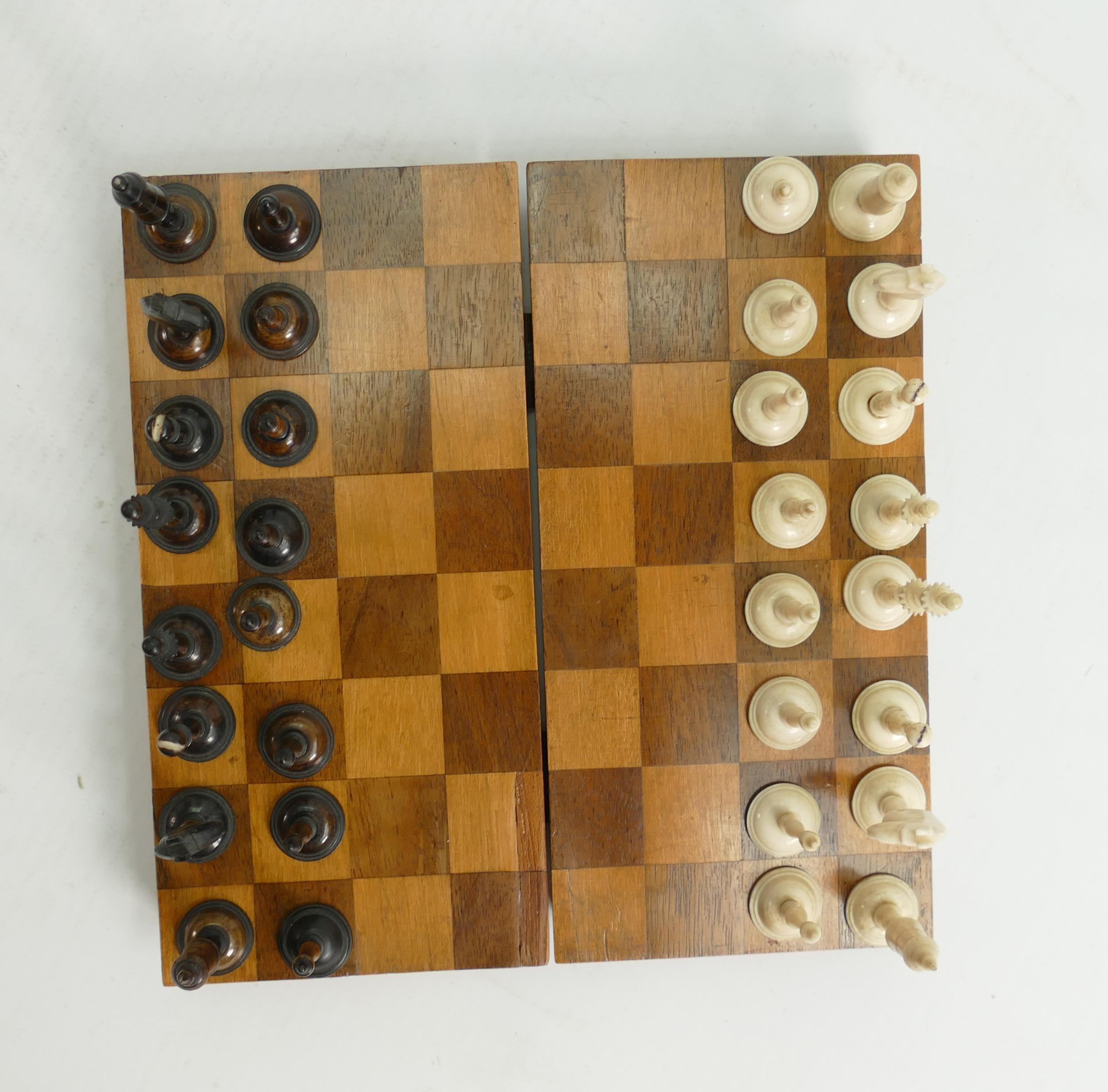 19th Century Turned & Coloured Bone Travel Chess Set: height of king 4.2cm - Image 3 of 3