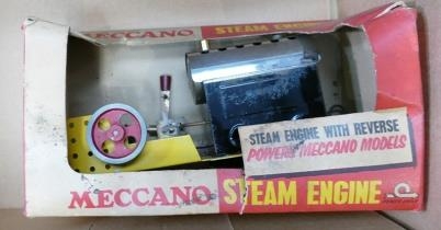Meccano steam engine with reverse: In original box (box in poor condition). Engine appears in fairly