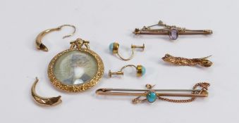 Selection of 9ct gold and gold coloured metal tested as gold: Gross weight 11.9g, including locket