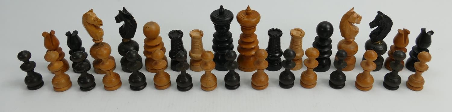 19th century St George pattern wooden chess set made up from an assortment of sets: Height of King - Image 3 of 3