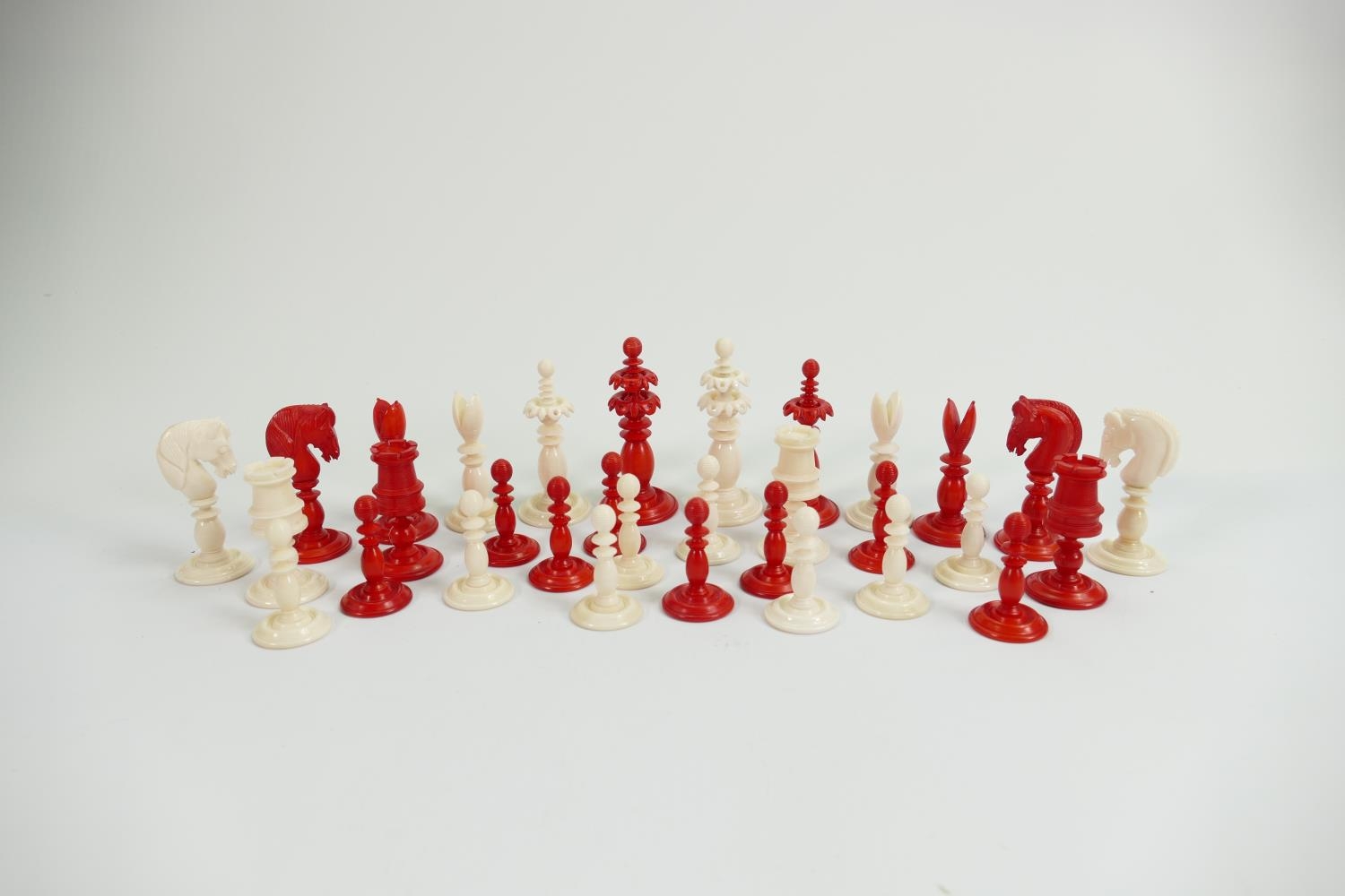 Quality Turned Resin Chess Set : height of king 7.6cm ref 240 - Image 4 of 4