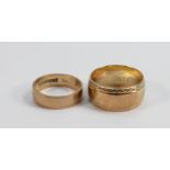 Two hallmarked 9ct gold wedding ring bands: Weight 8g, sizes O & K (2)