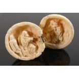 18/19th century Dieppe carved Ivory Diptych with religious scene: Diameter 5.5cm, hinge broken.