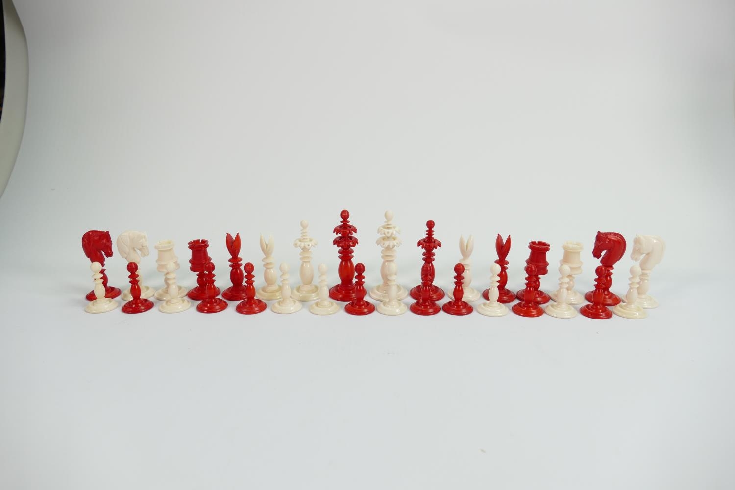 Quality Turned Resin Chess Set : height of king 7.6cm ref 240 - Image 3 of 4