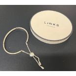 Links of London silver bracelet: 19g.