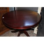 Stag mahogany circular extending dining table : 99cm diameter