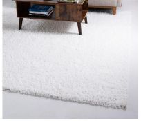 A brand new 'Unique Loom' branded rug: Zermatt Shag Collection white 245cm x 245cm.