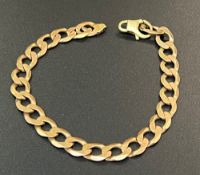 9ct gold curb bracelet: Length 22cm (clasp broken), total weight 18.6 grams