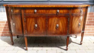 Large mahogany sideboard with yew wood crossbanding. A very fine quality piece of furniture in the