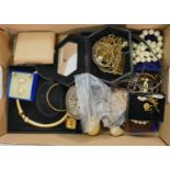 Tray full of costume jewellery etc: Includes chains, earrings, rings, beads, brooches etc., some