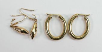 Two pairs of 9ct gold earrings, 2.7g: