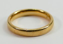 22ct gold wedding ring, size I/J, 4.2g: