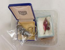 Nice collection of silver jewellery: includes Norwegian silver gilt & enamel brooch & matching