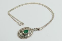 Silver pendant & chain set with green agate stone 11.4g: