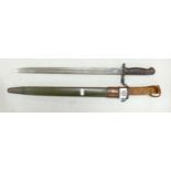 1917 Winchester Bayonet & Hard Sheath: Stamped US 1917 , length of blade 42.5cm