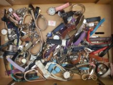 A mixed collection of Gents & Ladies watches: approx 100