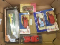 A collection of Lledo, Matchbox & similar boxed model cars & trucks