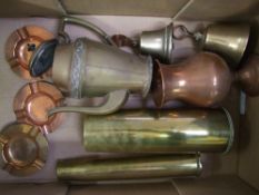 A mixed collection of metal ware items to include: brass shell casings, copper ashtrays etc (1
