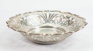 Silver pierced basket, hallmarked for London 1899, 221g: