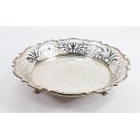 Silver pierced footed dish: Hallmarked for Birmingham 1908, 397g.