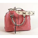 Louis Vuitton patent pink small Handbag: Length 23cm