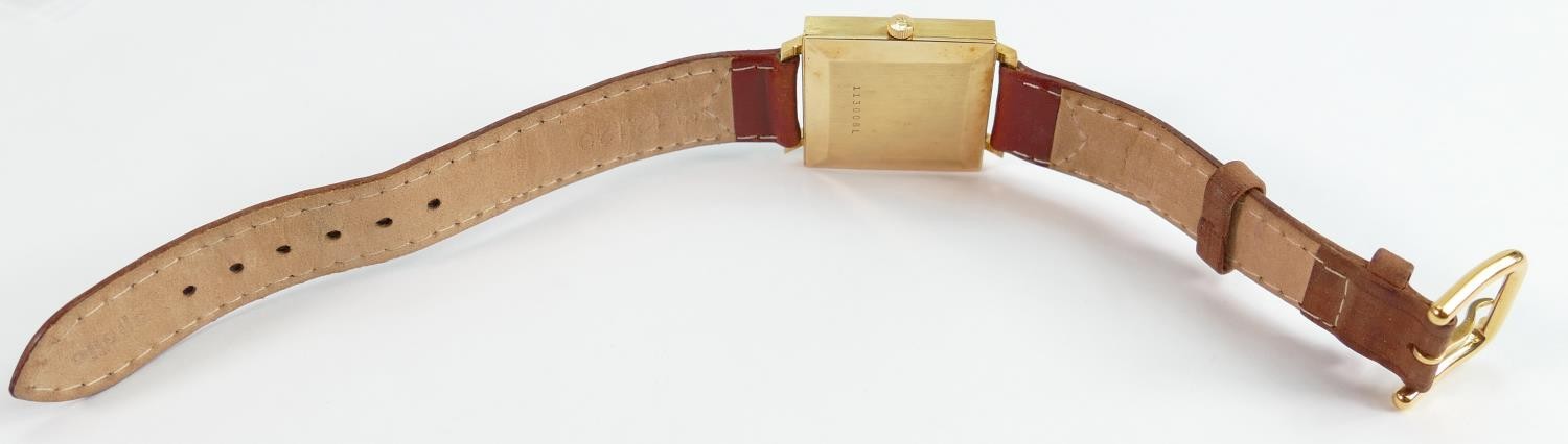 18ct gold gents wrist watch RECORD De Lux square manual wind: Measures 29mm wide excluding button. - Image 2 of 3