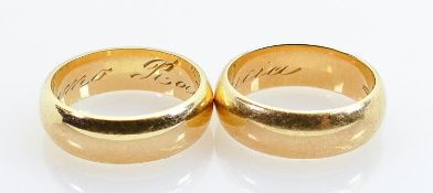 Two x 18ct hallmarked gold wedding ring bands: Engraved dedications inside, both size P1/2. Gross