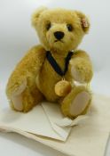 Steiff Collectors Bear Of The Year 2010 with Bag & Cert