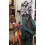 Set of golf clubs: in stand bag, with trolley, together with a Head Agassi tennis racket (used).