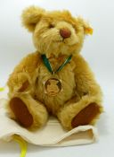 Steiff Collectors Bear Of The Year 2001 with Bag & Cert