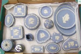 Wedgwood jasper ware items to include: trinket boxes, pin dishes, table lighter etc (1 tray).