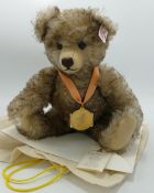 Steiff Collectors Bear Of The Year 2009 with Bag & Cert